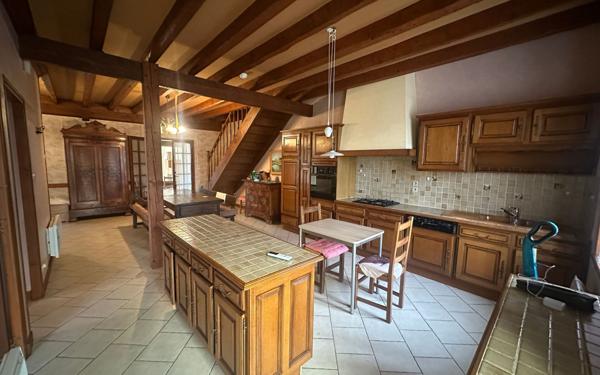 Maison à vendre    6 pièces •  Écuisses