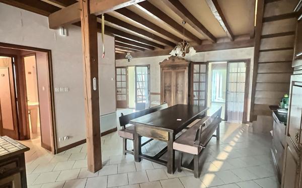 Maison à vendre    6 pièces •  Écuisses