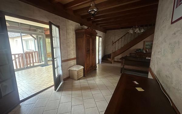 Maison à vendre    6 pièces •  Écuisses