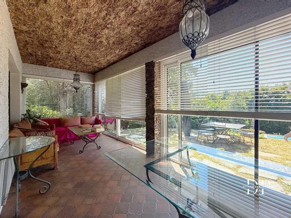 Maison à vendre 8 pièces de 237 m2 VETRAZ MONTHOUX (74). Terrain de 1700 m2