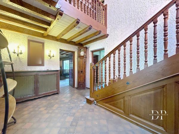 Maison à vendre 8 pièces de 237 m2 VETRAZ MONTHOUX (74). Terrain de 1700 m2