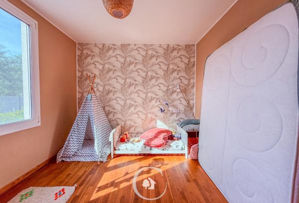 MAISON T4 - 3 CHAMBRES - DEPENDANCE - ATELIER