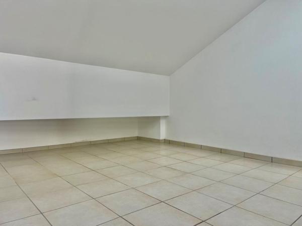 Loft Sisteron 4 pièce(s) 101 m² sur l'axe du centre-ville