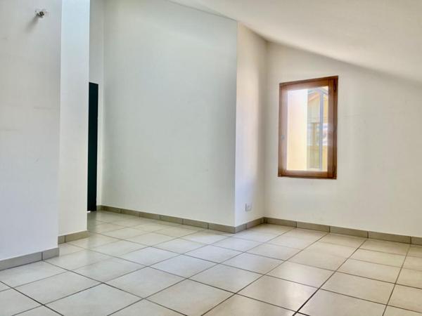 Loft Sisteron 4 pièce(s) 101 m² sur l'axe du centre-ville