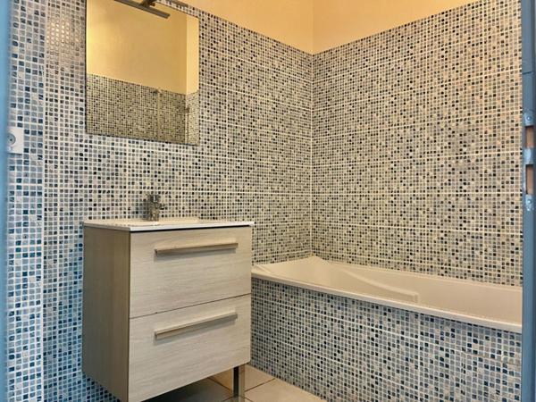 Loft Sisteron 4 pièce(s) 101 m² sur l'axe du centre-ville