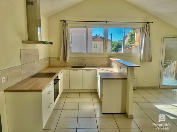 Loft Sisteron 4 pièce(s) 101 m² sur l'axe du centre-ville