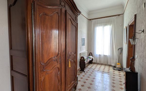 Maison à vendre    6 pièces • 185 m2 Montbazin