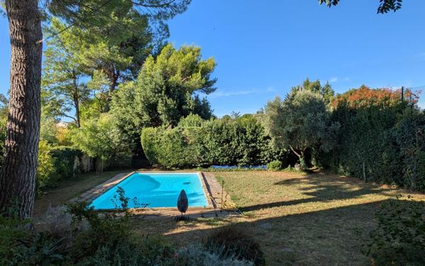 Maison à vendre    6 pièces • 185 m2 Montbazin