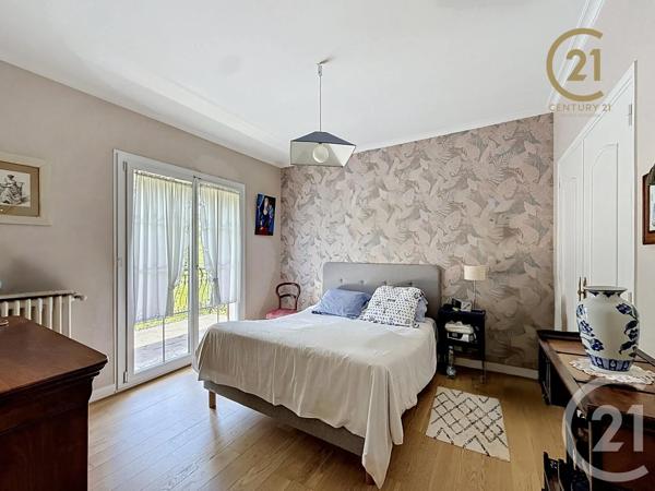 Maison à vendre  5 pièces - 213 m 2   VOURLES  - 69