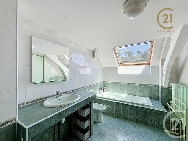 Maison à vendre  5 pièces - 213 m 2   VOURLES  - 69
