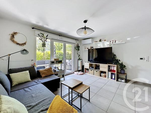 Appartement à vendre  3 pièces - 67 m 2   VENISSIEUX  - 69