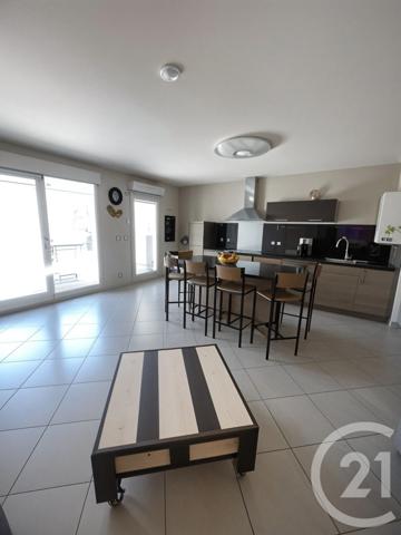 Appartement à vendre  3 pièces - 67 m 2   VENISSIEUX  - 69