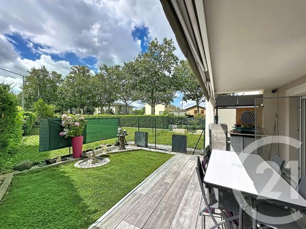 Appartement à vendre  3 pièces - 67 m 2   VENISSIEUX  - 69