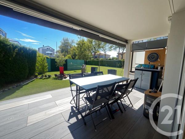Appartement à vendre  3 pièces - 67 m 2   VENISSIEUX  - 69