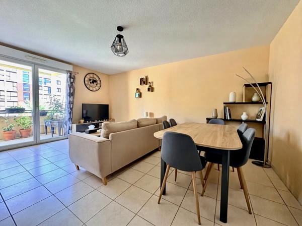 Appartement
         2 pièces
        - 57 m² 139 000 € *