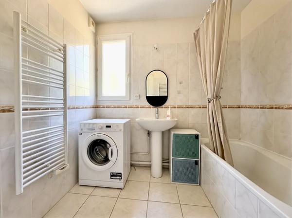 Appartement
         2 pièces
        - 57 m² 139 000 € *