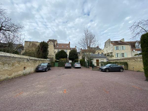 CAEN Rue Caponière : appartement ancien 3 pièces terrasse + parking , Caen
