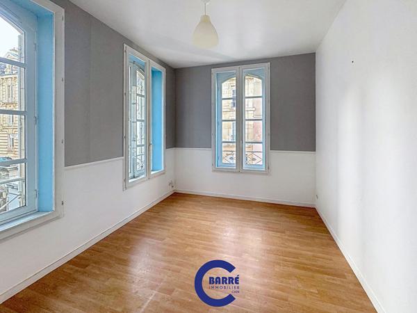 CAEN Rue Caponière : appartement ancien 3 pièces terrasse + parking , Caen