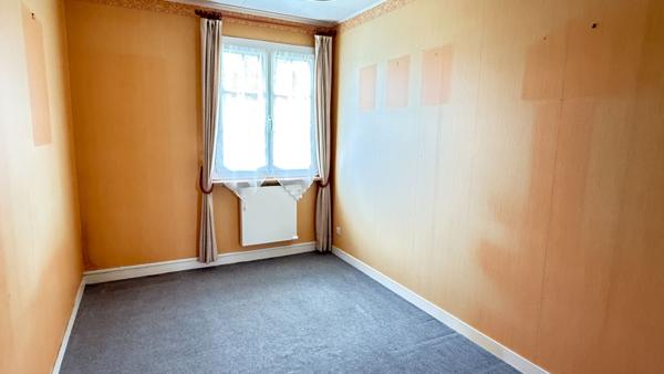 NOAILLES A 10 Minutes, Maison 6 pièces, Séjour double, Cuisine, 4 chambres, Salle de bains, Garages, Jardin.