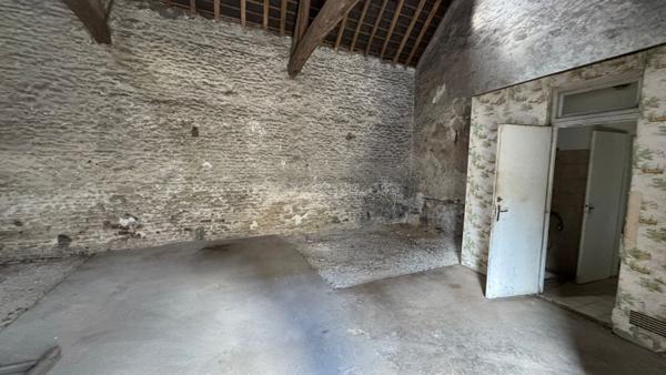 Angerville (91670) EXCLUSIVITÉ – Corps de ferme avec charme et potentiel à 10 min de la gare SNCF d’Angerville