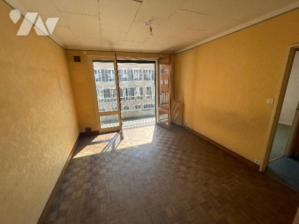 À vendre – appartement à rénover – Centre-ville de Tarbes (Cours Gambetta)