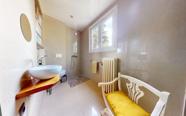 Maison à vendre    6 pièces • 201 m2 Montivilliers