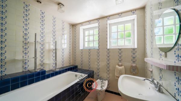Maison
                                                                                                                                                                                                                                                                                                                        7 pièce(s)                                                                                                                                                                                                          4 chambre(s)                                                                                                                                                                                                          173  m²