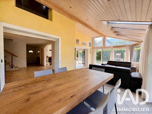 Maison à vendre 5 pièces 243 m² Archamps
