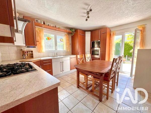 Maison à vendre 5 pièces 243 m² Archamps