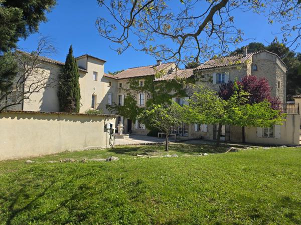Propriete
                                                                                                                                                                                                                                                                                                                        35 pièce(s)                                                                                                                                                                                                          25 chambre(s)                                                                                                                                                                                                          1091  m²