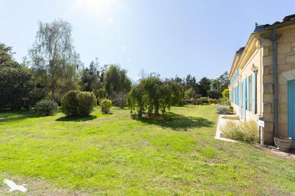 Maison à vendre |  Saint-Savin |  12 pièces | 320 m²