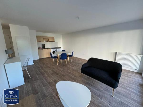 Appartement à louer 3 pièces 69.86m² Pau (64000)