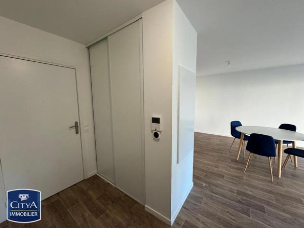 Appartement à louer 3 pièces 69.86m² Pau (64000)