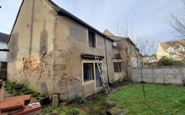 Maison à vendre    1 pièce • 80 m2 Mamers