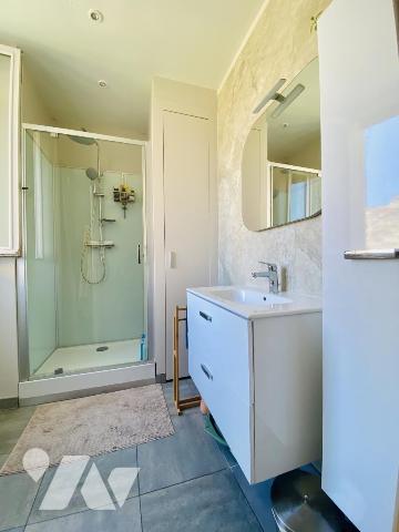 Appartement T3 de 85,50 m² carrez en plein de cœur de Castries avec vue imprenable