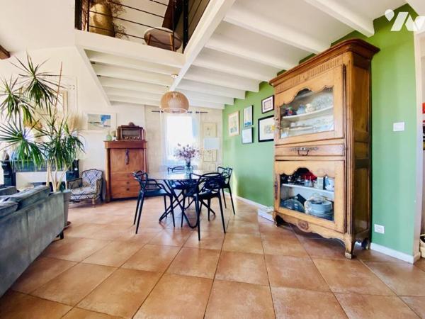 Appartement T3 de 85,50 m² carrez en plein de cœur de Castries avec vue imprenable