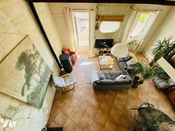 Appartement T3 de 85,50 m² carrez en plein de cœur de Castries avec vue imprenable