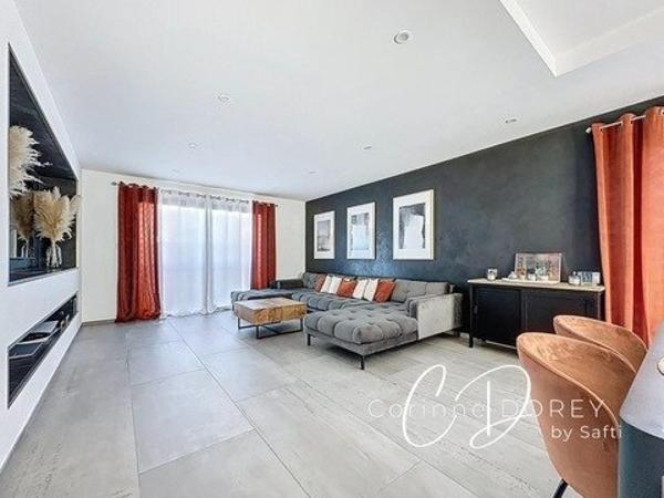 Villa contemporaine 4 Chambres, espace détente, garage et Piscine