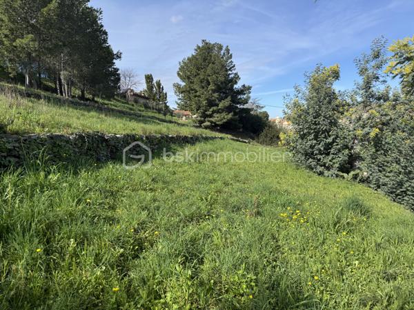 Terrain de 727 m²