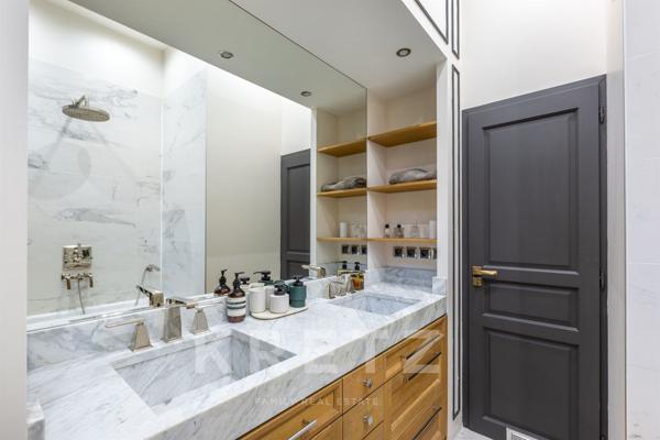 LYON 6ᵉ – PARC TÊTE D'OR | APPARTEMENT de 206 m2 - JARDIN PRIVATIF - GARAGES