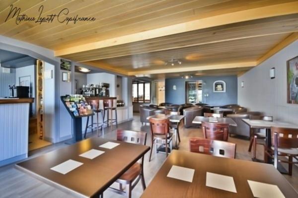 Dpt Dordogne (24), à vendre NÉGRONDES grande maison 10 chambres et grands espaces intérieurs TERRAIN 1118 M²