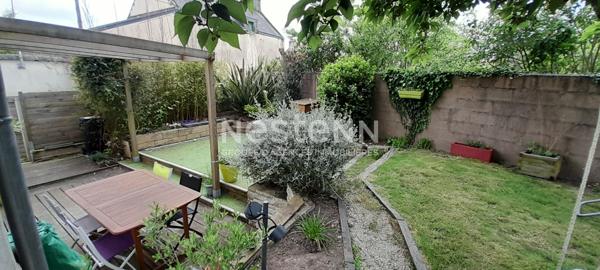 Maison familiale dans le bourg de Lauzach