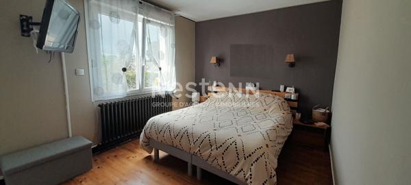 Maison familiale dans le bourg de Lauzach