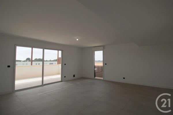 Appartement T4 à vendre  4 pièces - 120,15 m 2   CASTRIES  - 34
