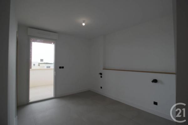 Appartement T4 à vendre  4 pièces - 120,15 m 2   CASTRIES  - 34