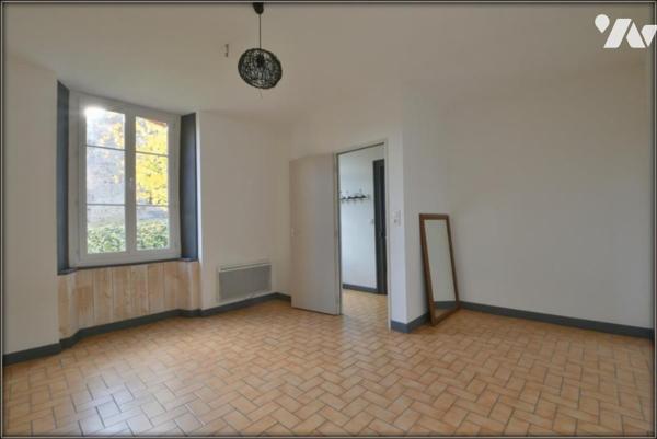 MAISON DE BOURG AVEC JARDIN LE RHEU