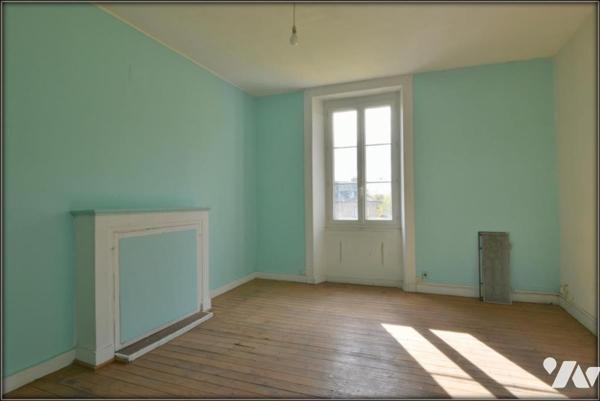 MAISON DE BOURG AVEC JARDIN LE RHEU