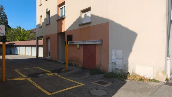 À vendre :  Investisseur Appartement T2 avec garage à Bourg-en-Bresse quartier gare
