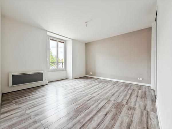 Appartement Saint Fargeau Ponthierry 3 pièce(s) cave et parking