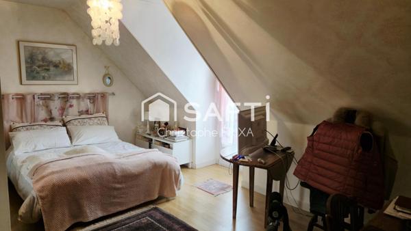 Maison individuelle avec garage dans lotissement calme, quartier des Bruyères, proche forêt.